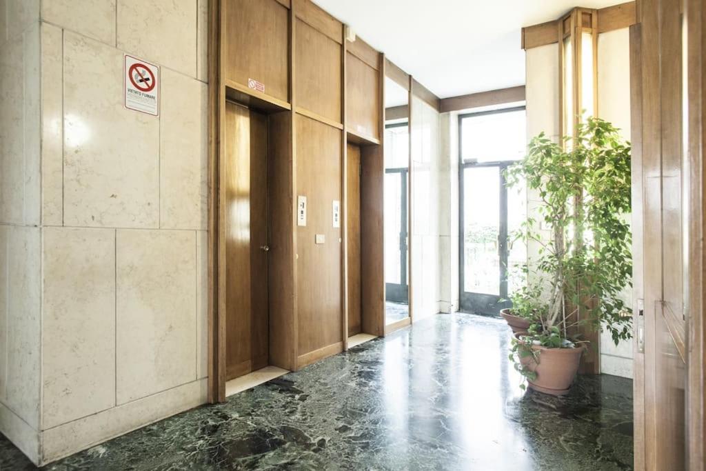 Charming Home Near Duomo Milaan Buitenkant foto