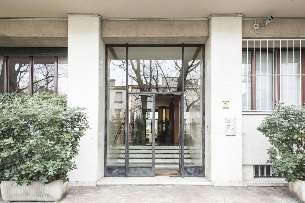 Charming Home Near Duomo Milaan Buitenkant foto